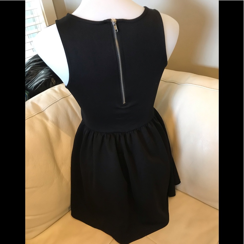 Divided Dress - Picture 2 of 4